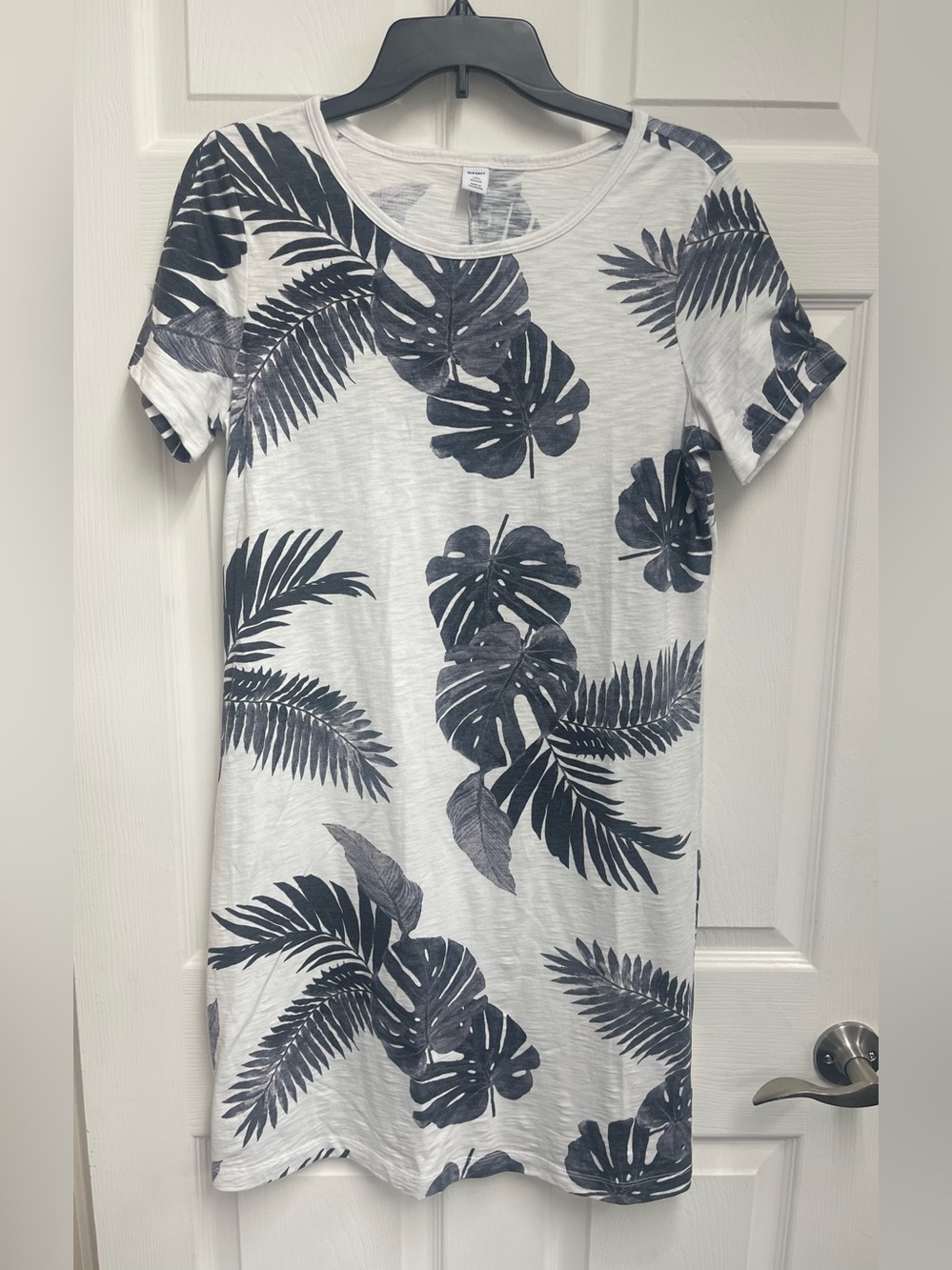 Old Navy White Tee Dress with Black Tropical Leaf Print sz M Tall